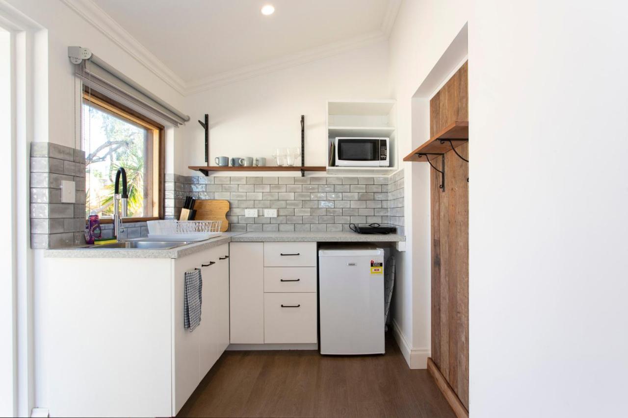 Dingo At White Gum Lodge Fremantle Extérieur photo